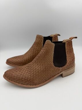 Stelle Monelle Woven Leather Chelsea Ankle Boots EUC size EU 39 (US 8.5)